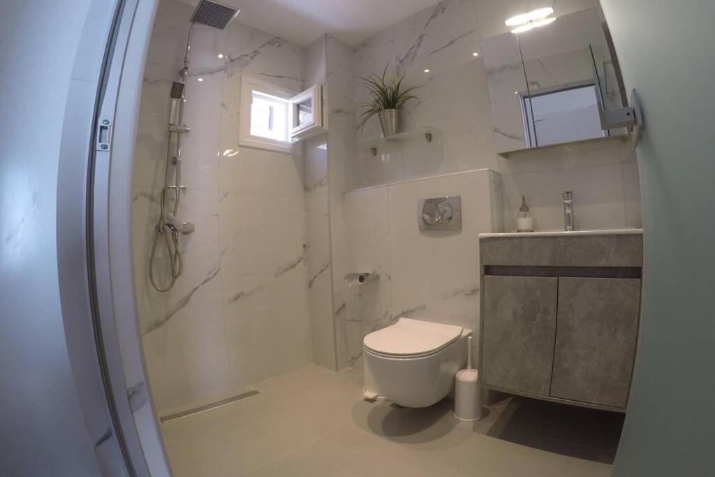 Polychrono New 2 Bedroom Apt. Just By The Sea! エクステリア 写真