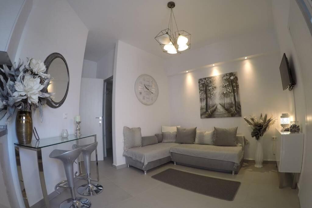 Polychrono New 2 Bedroom Apt. Just By The Sea! エクステリア 写真
