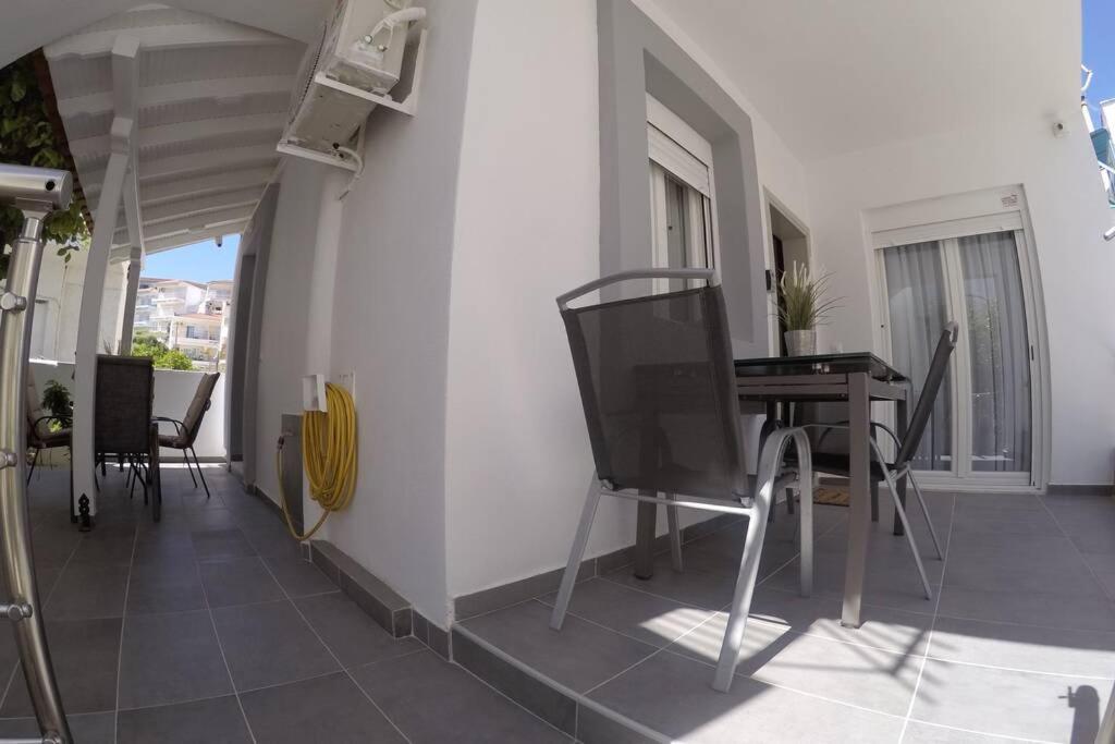 Polychrono New 2 Bedroom Apt. Just By The Sea! エクステリア 写真